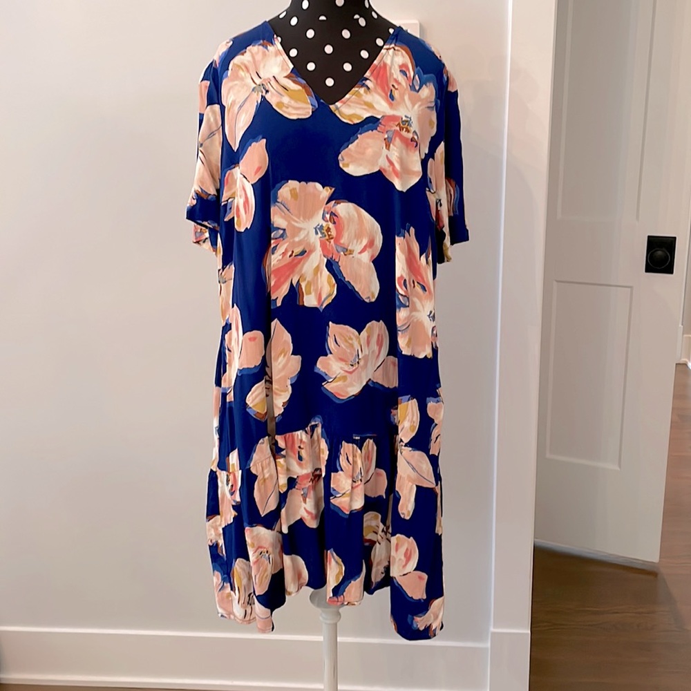 Lightweight dress with pockets
